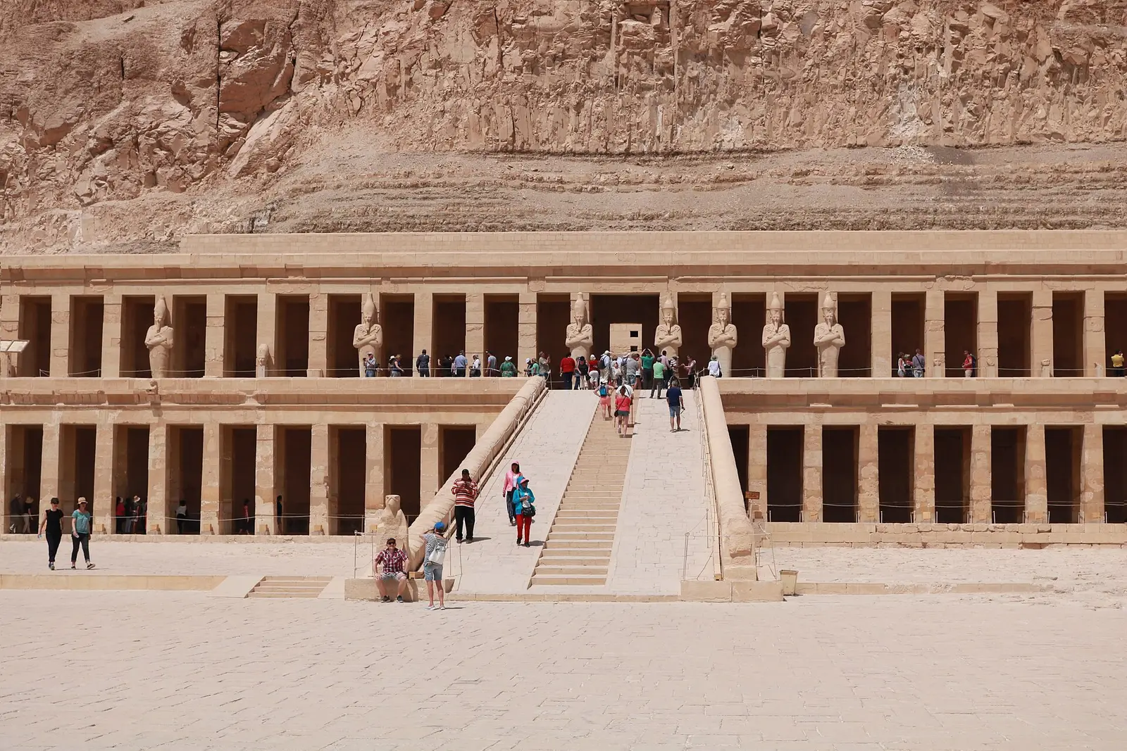 The terraced Temple of Hatshepsut and its central ramp below the cliffs